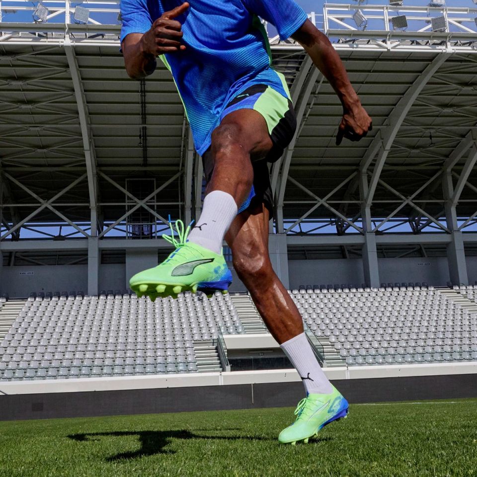 クユラ PUMA Ultra 5 Ultimate FG Soccer Cleats | Lights Out Pack