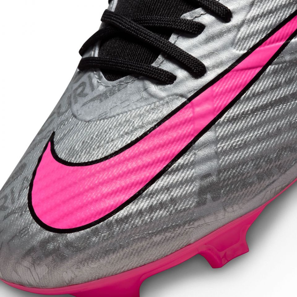 pink and grey nike soccer cleats