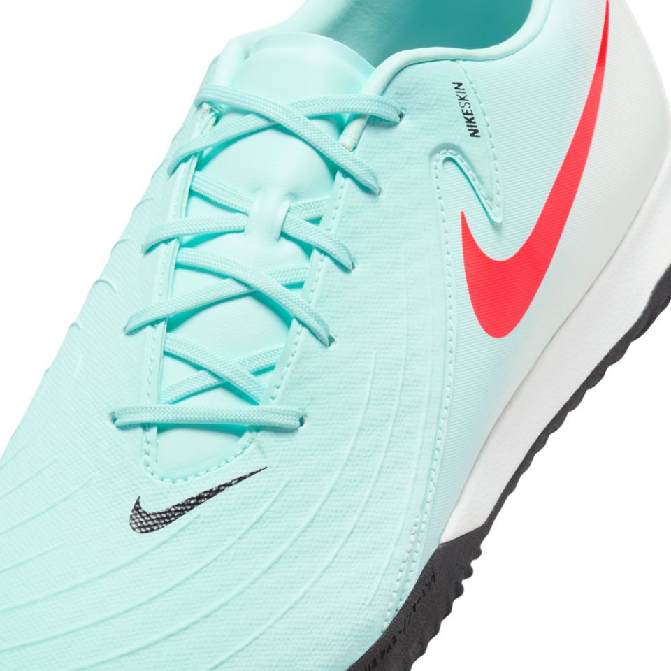 Nike Phantom GX II Academy IC Soccer Shoes | Mad Energy Pack