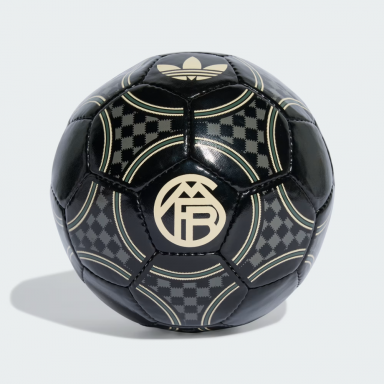 adidas FC Bayern Munich Club Trefoil Ball