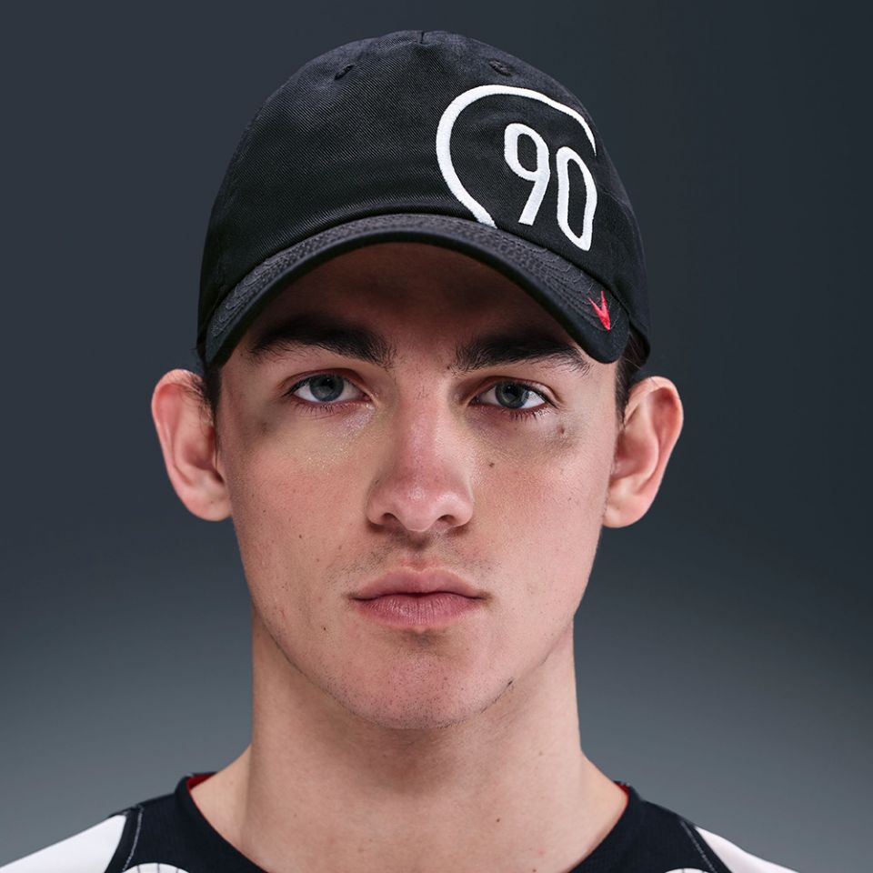 新品未開封　浦和レッズ　Nike total 90 キャップ Nike Total 90 Club Cap
