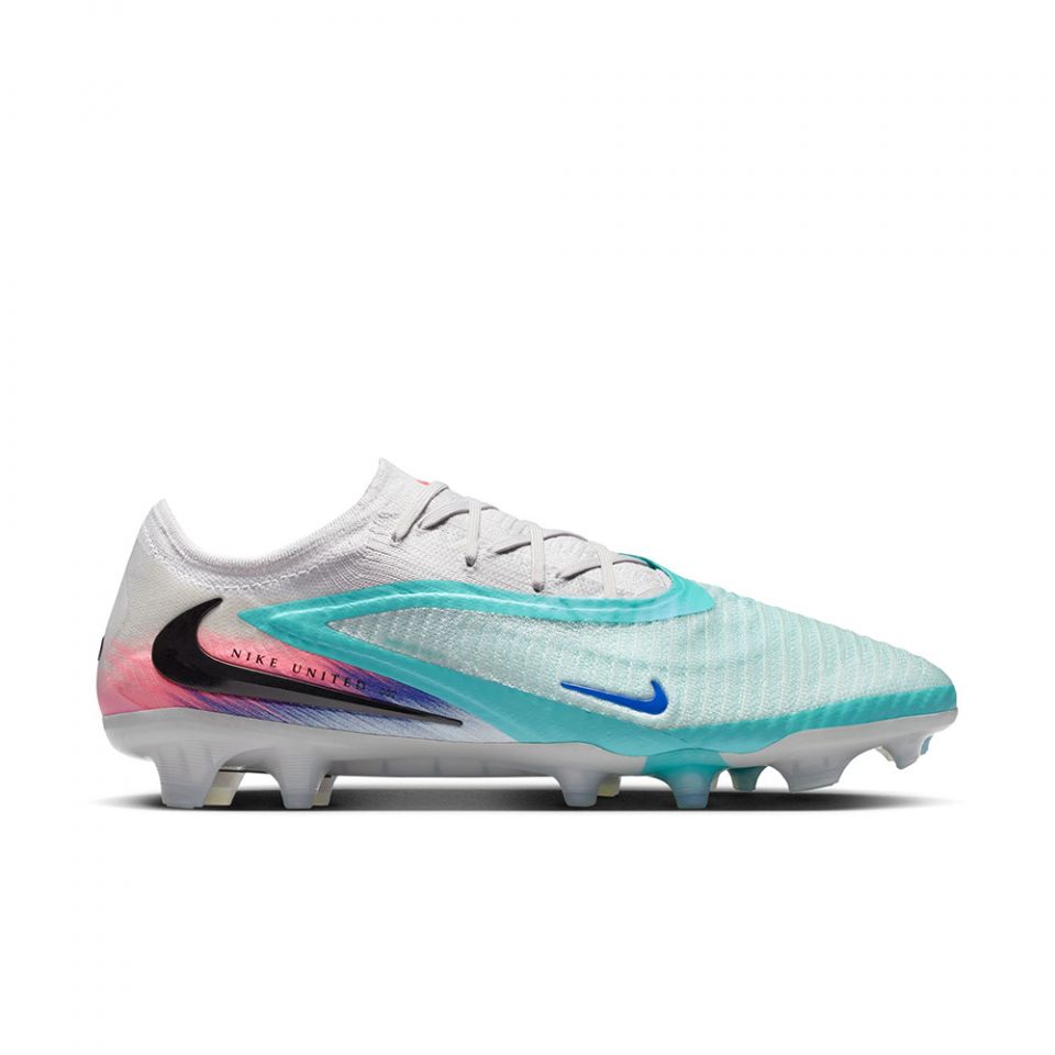 nike phantoms soccer cleats