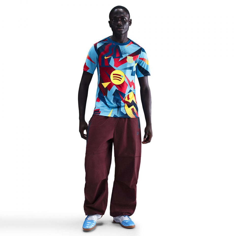 Nike FC Barcelona Men's Academy Pro 'El Clasico' Prematch Top SE