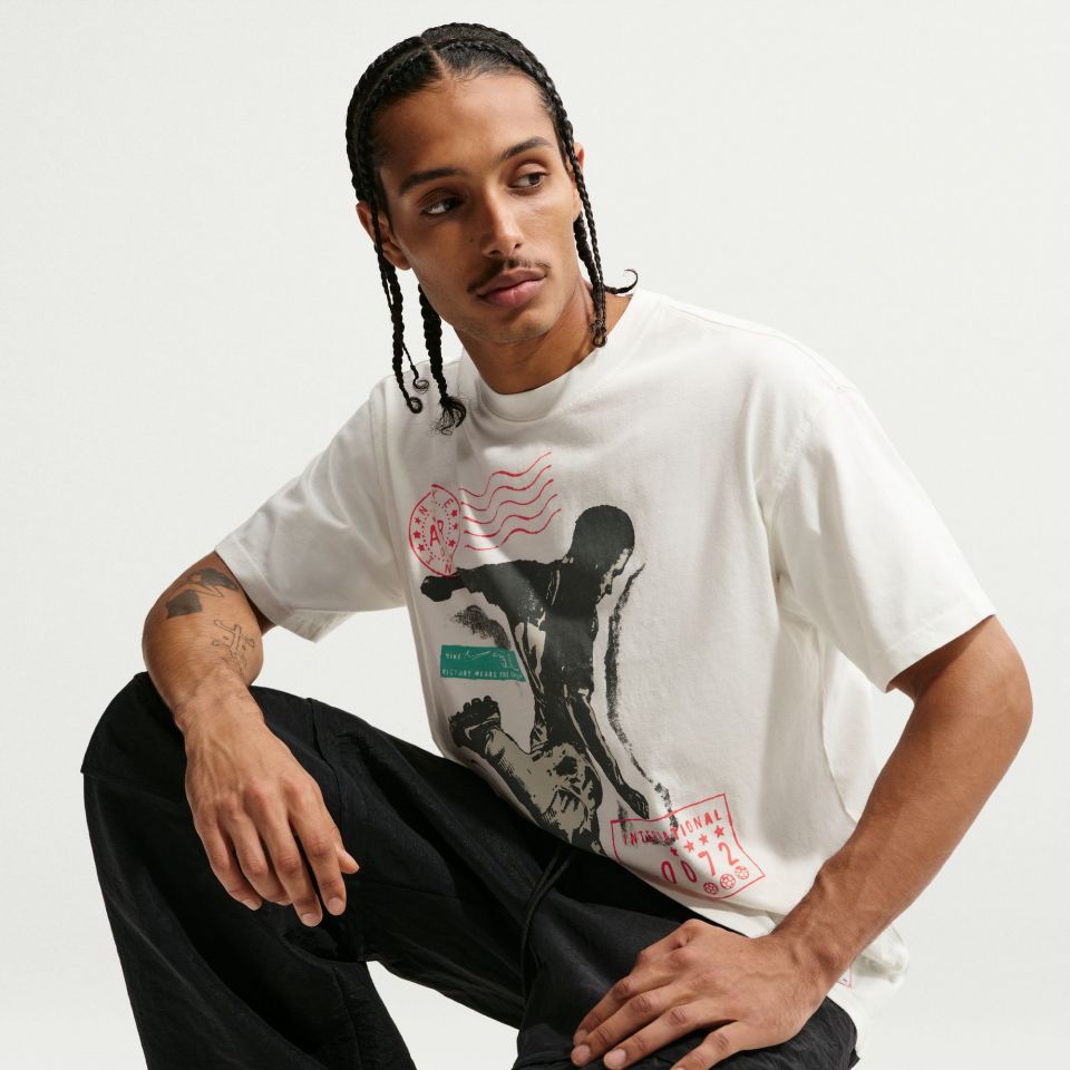 Nike Sportswear Men's Celebrate Football Tee